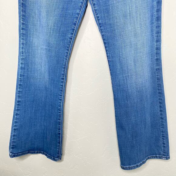 Levi's Medium Wash Slimming Boot Jeans 33 - Picture 3 of 10